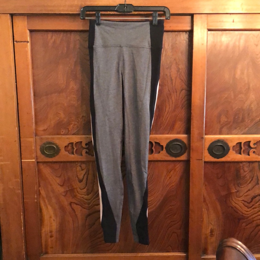 Lululemon blk,gray blush leggings sz 4 28” inseam